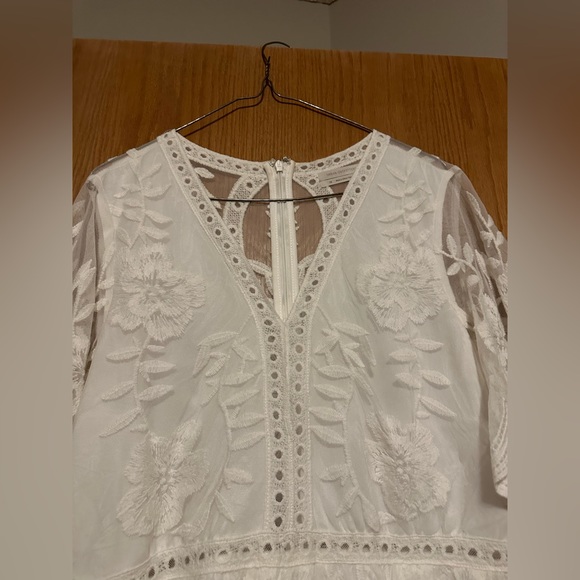 URBAN OUTFITTERS WHITE LACE ROMPER! - Picture 3 of 6